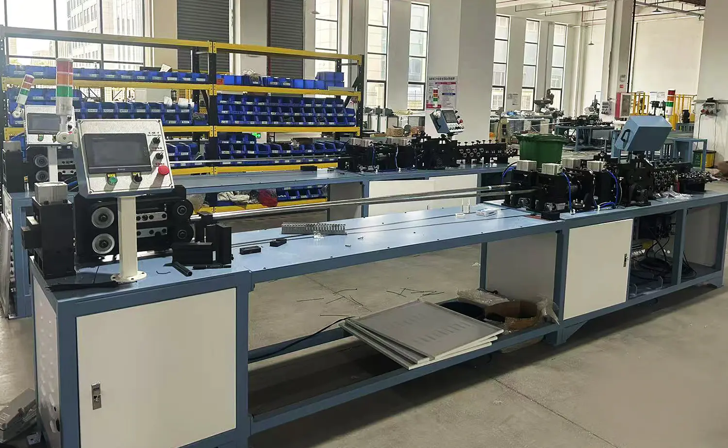 SB-20CNC-sarjan täysautomaattinen serpentiinitaivutin