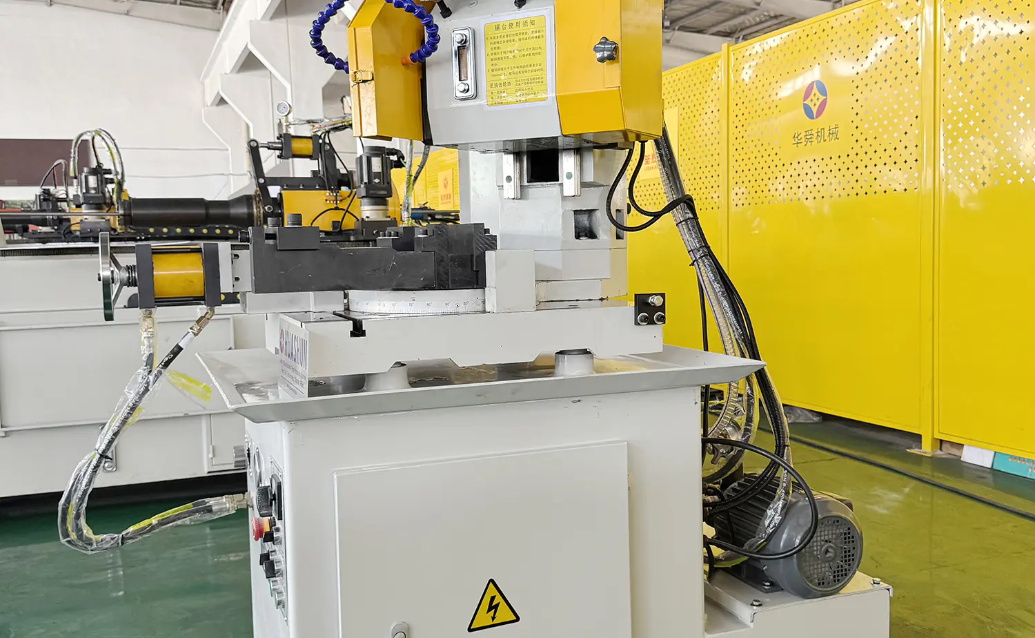 V-sarjan puoliautomaattinen hydraulinen metallipyörösaha