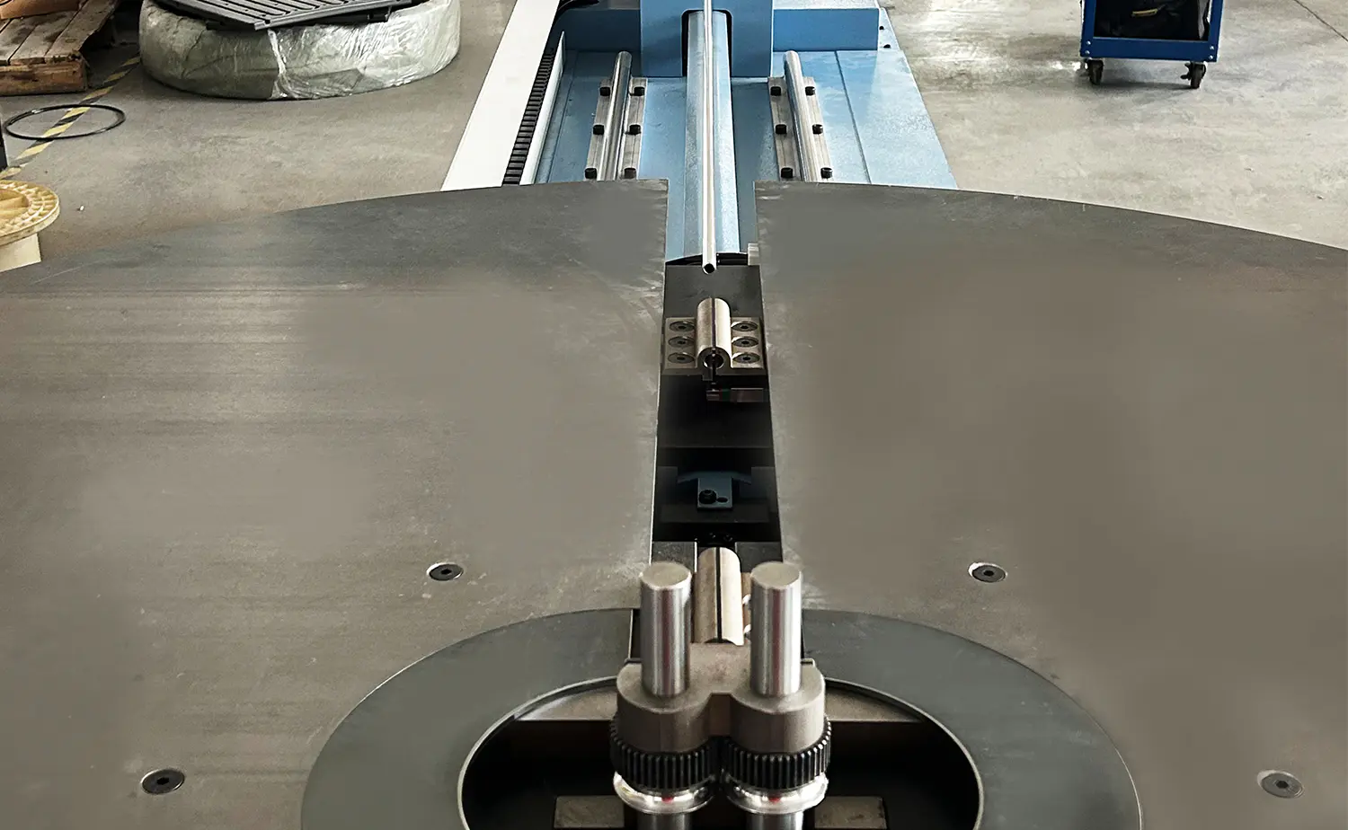SB-20CNC-sarjan täysautomaattinen serpentiinitaivutin