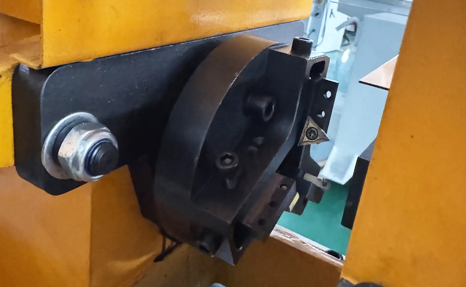 EF PV1 -sarjan hydraulinen puoliautomaattinen putken viistokone EF PV1 -sarjan hydraulinen puoliautomaattinen putken viistokone