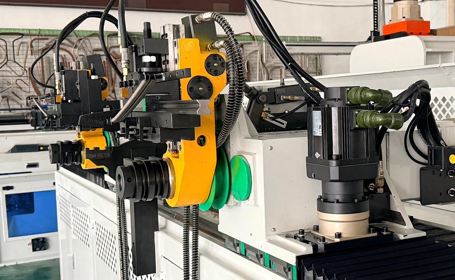DB CNC -kaksoispäinen putken taivutuskone DB CNC -kaksoispäinen putken taivutuskone